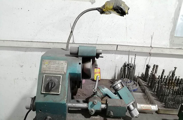 cnc數(shù)控車床加工廠數(shù)控車床加工鋁料如何確保尺寸的精確度？